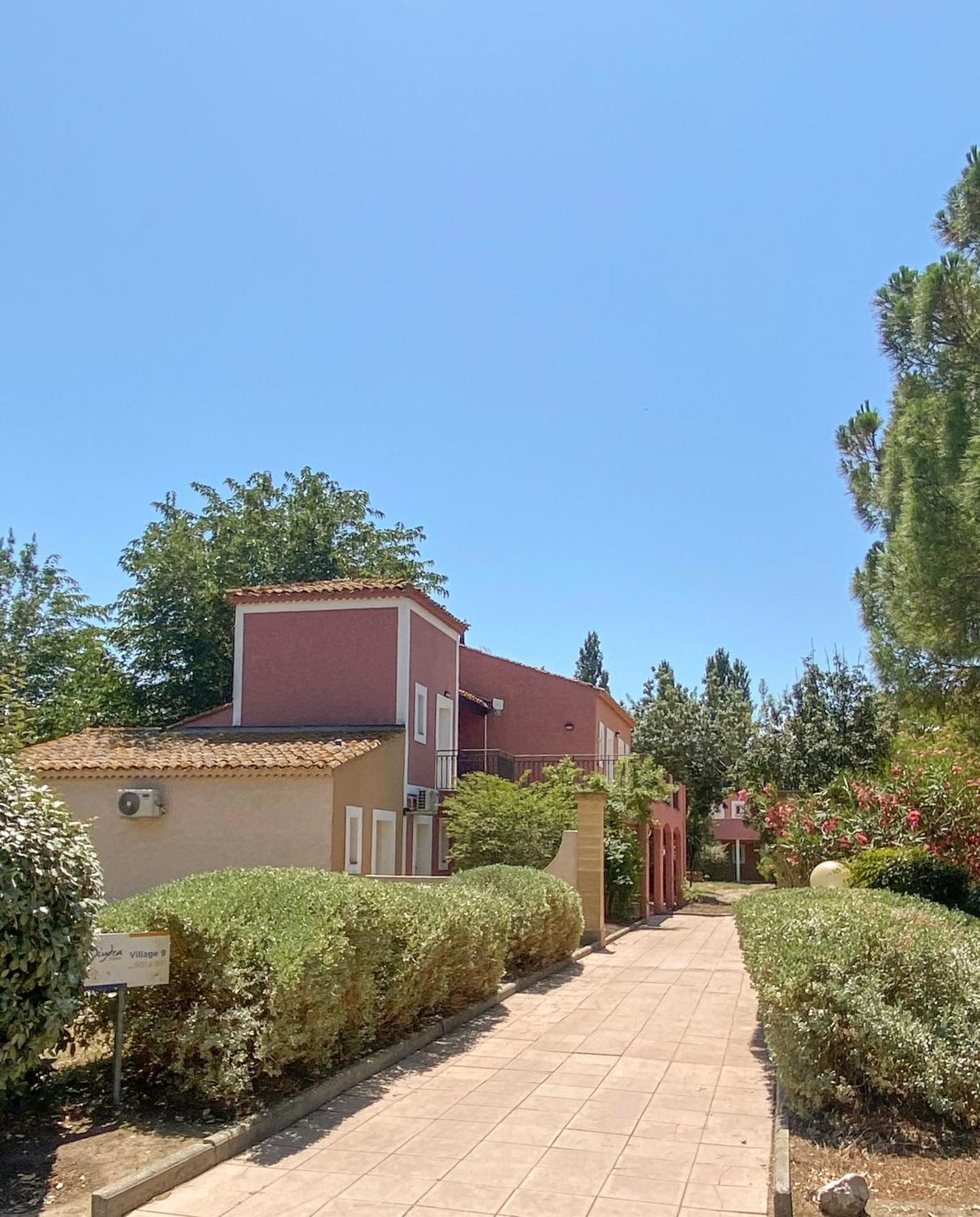 Joli Appartement 27M2 Oasis Provencale En Village Vacances En Camargue Арль Екстер'єр фото